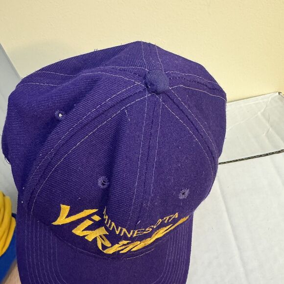 Vintage Minnesota Vikings 90s Script Snapback Sports Specialties Hat Adjustable - Picture 4 of 10